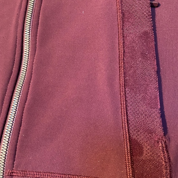 RARE Lululemon Define jacket, size 8, wine - Picture 5 of 6